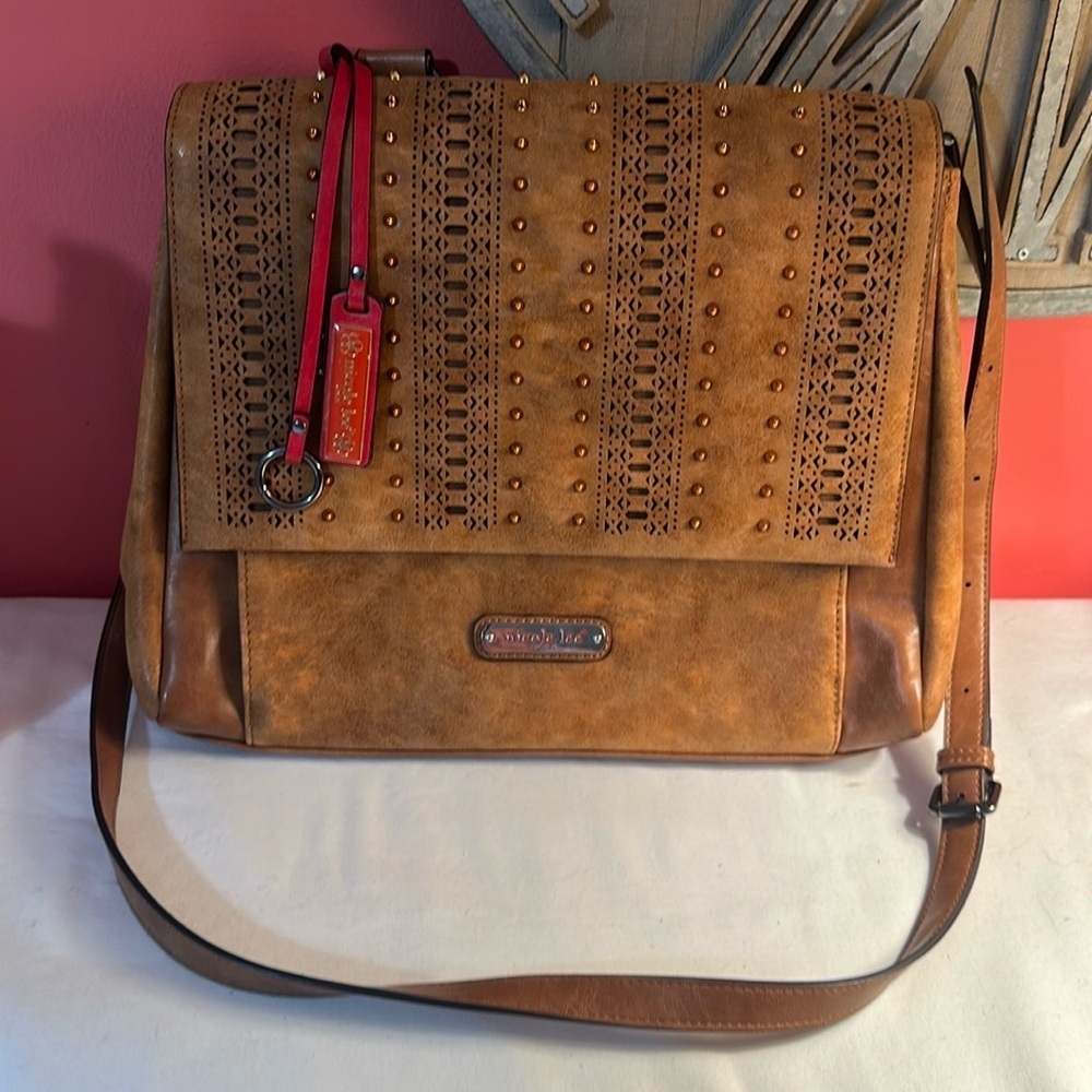 NICOLE LEE USA SLOANE LASER CUT HANDBAG - CAMEL